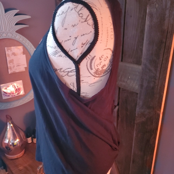 Victoria Secret Sport Tank - Picture 3 of 4